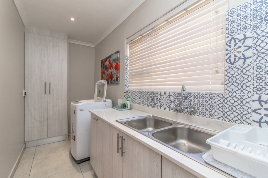 3 Bedroom Property for Sale in Franskraal Western Cape